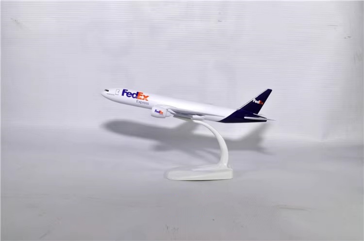 เครื่องบินขนาด 20 ซม 	 FedEx A - Model Airplane Plastic บทวิจารณ์และราคา