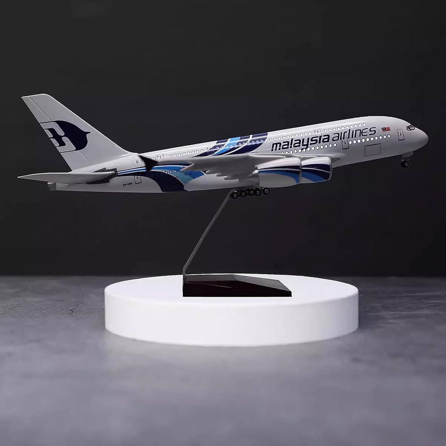1:160 สเกลมอลเซียแอร์ไลน์ A380 - Model Airplane Plastic บทวิจารณ์และราคา